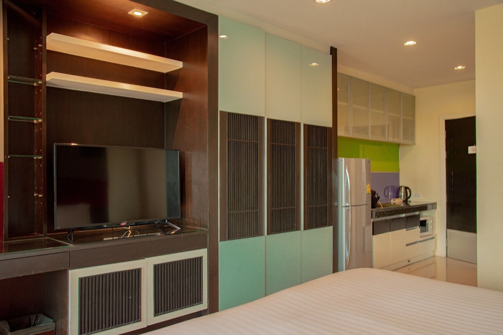 Superior Corner Room with City View photo 3