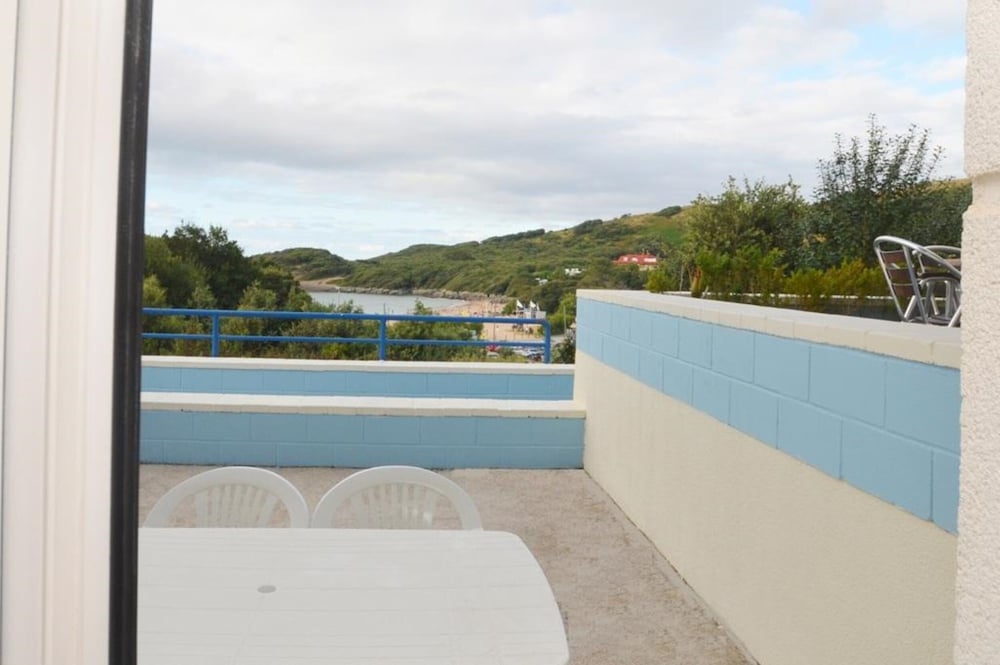 Family Apartment, 2 Bedrooms, Sea View photo 3