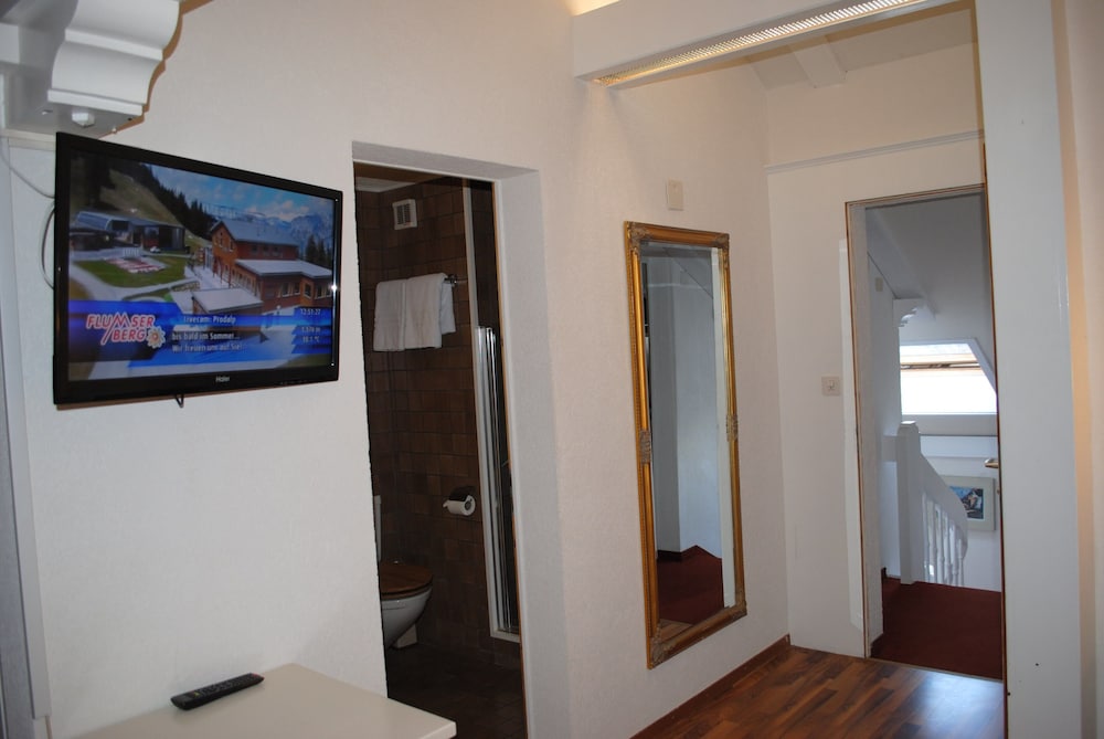 Standard Triple Room - Photo 27