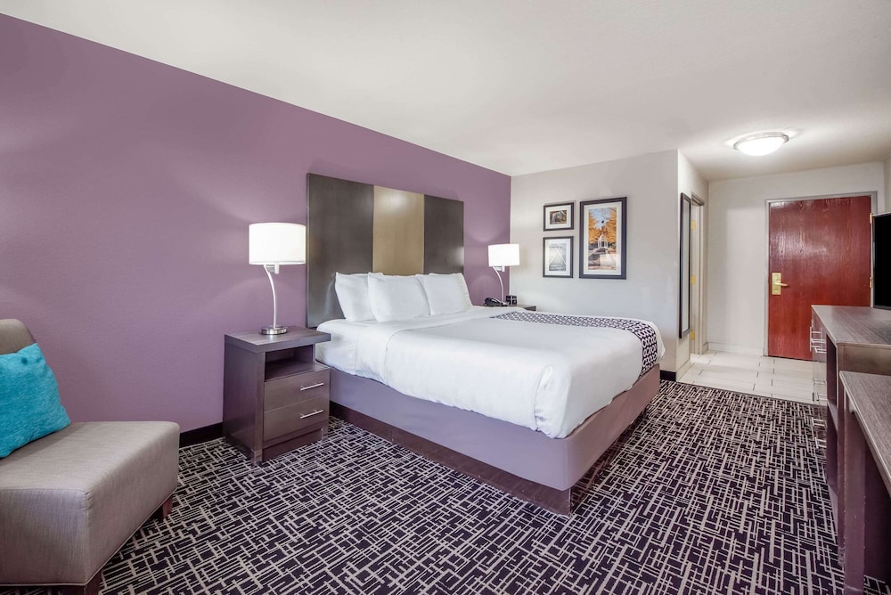 Room, 1 King Bed, Non Smoking - Photo 1