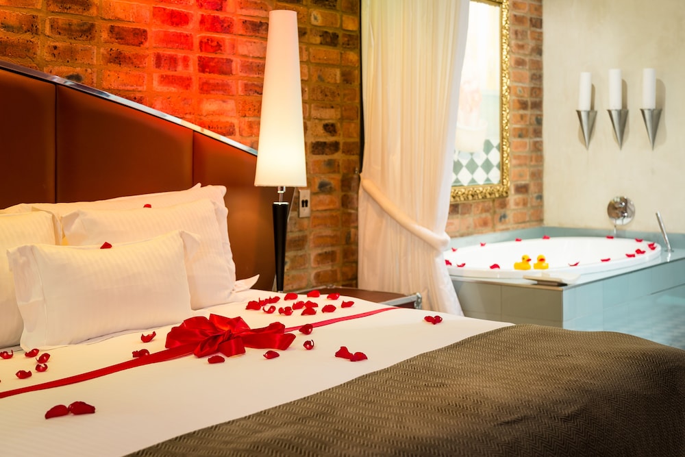 Deluxe Room, 1 King Bed - Photo 5