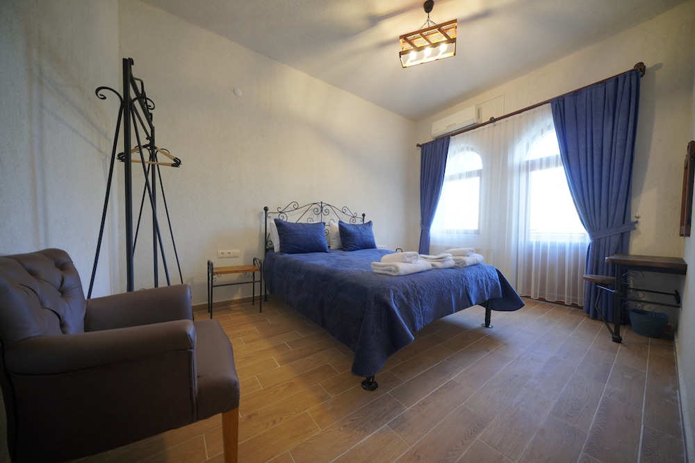 Comfort Triple Room With Balcony - Photo 1