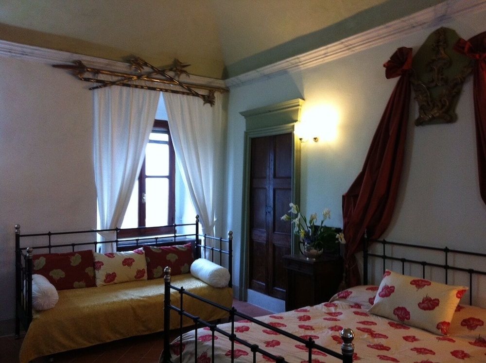 Classic Triple Room photo 1