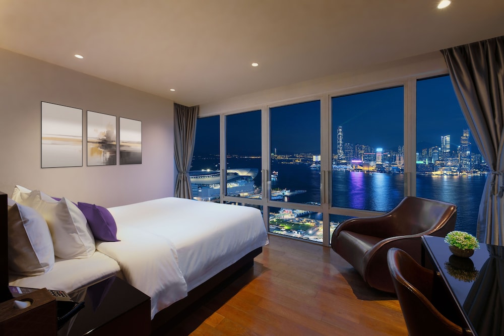 Premier Harbour Room