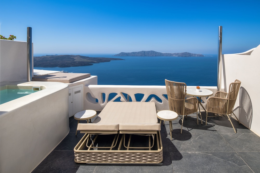Honeymoon Suite with outdoor Hot Tub - Photo 8