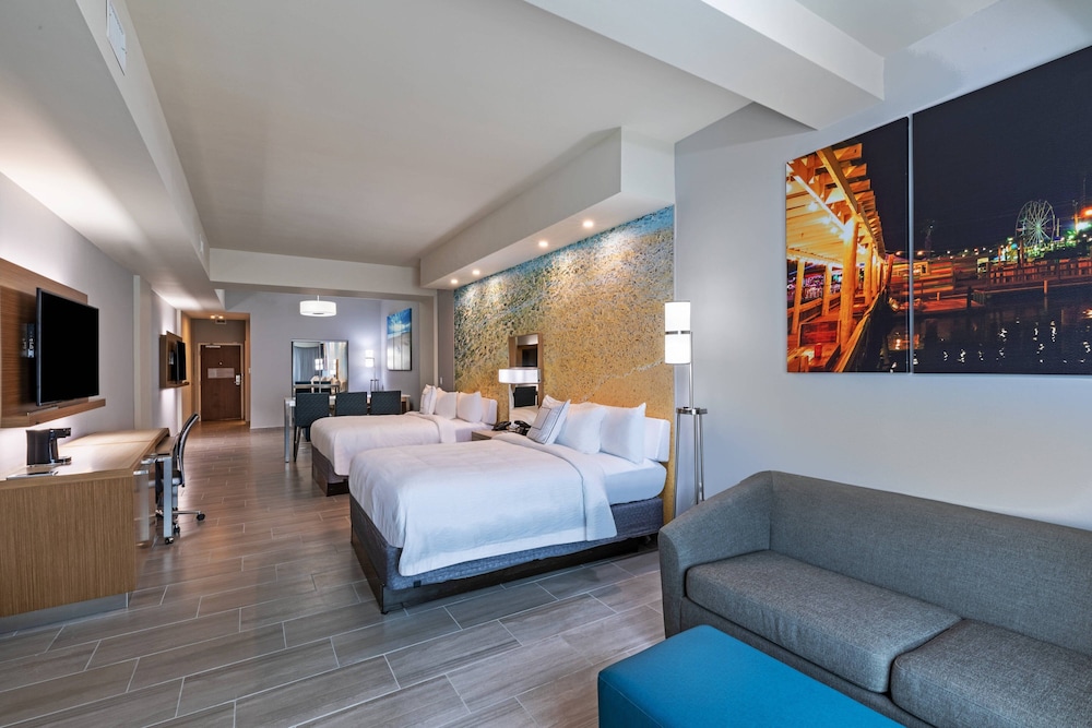 Suite, Multiple Beds, Balcony