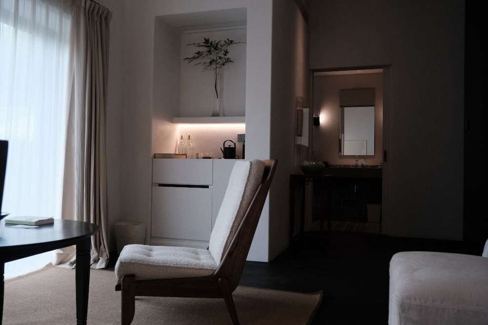 Elite Twin Room, Balcony, Mountain View