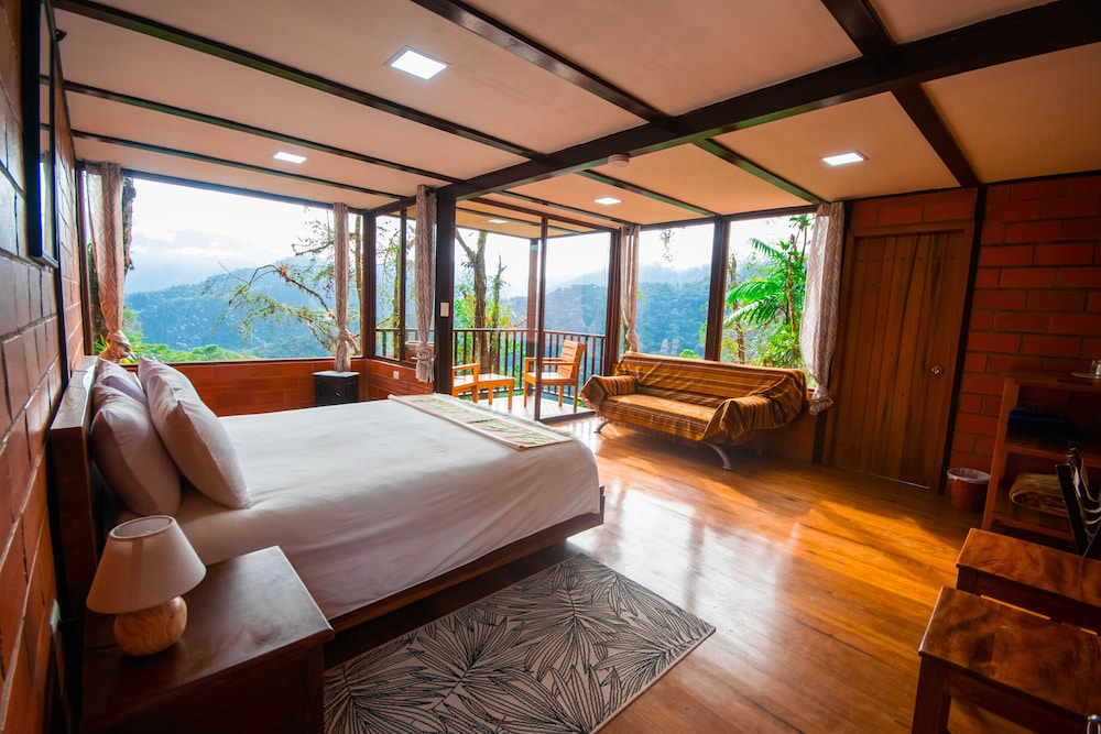 Superior Room, 1 Queen Bed photo 1