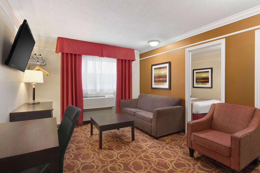 Suite, 2 Double Beds, Non Smoking photo 1