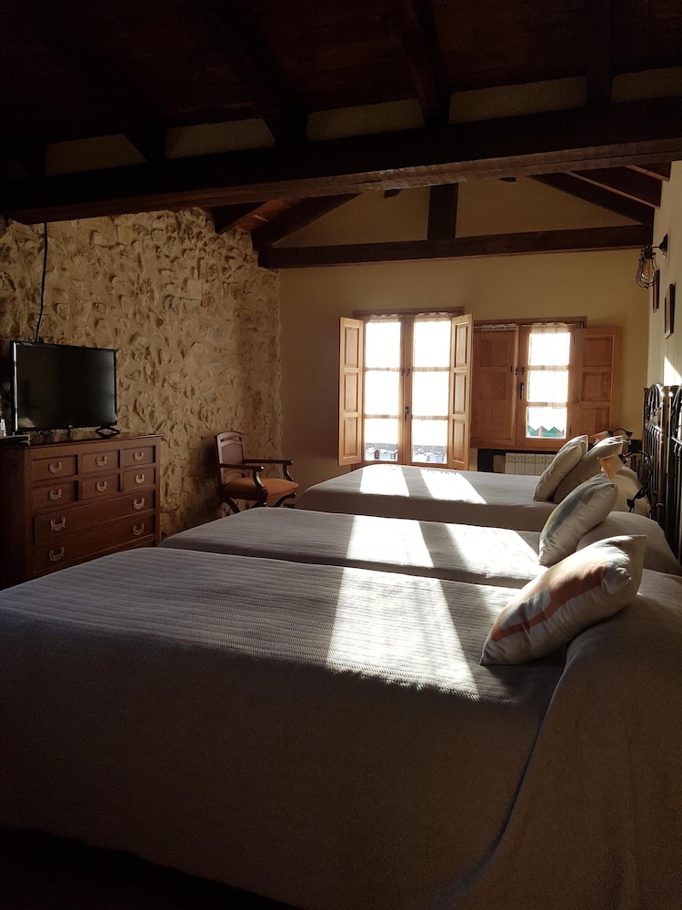 Quadruple Room, Ensuite photo 3