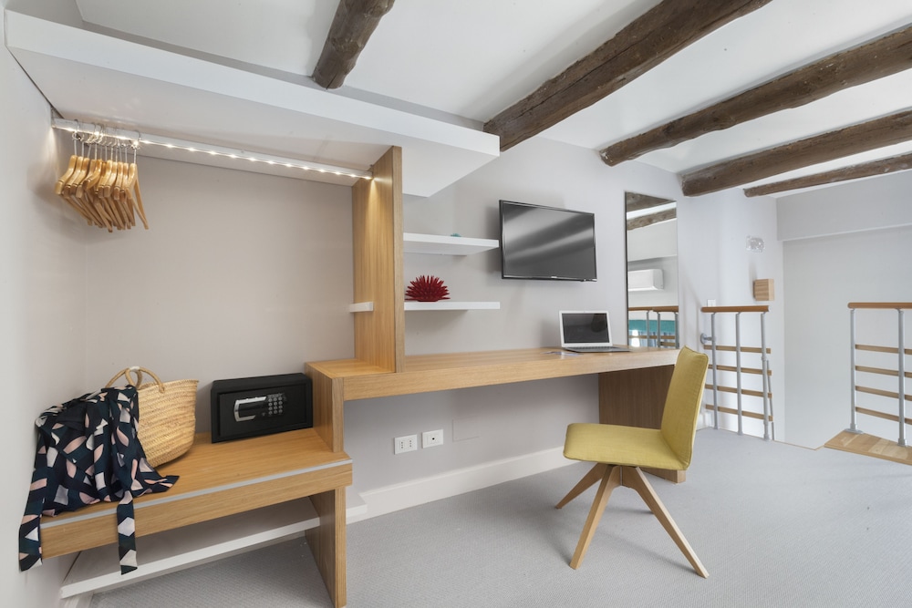 Comfort Room photo 2