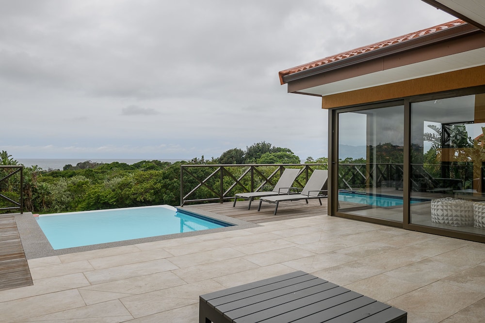 Luxury Villa photo 3