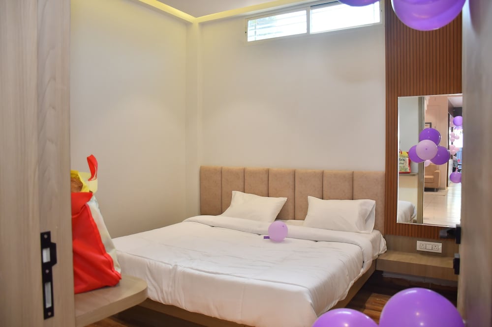 Deluxe Double Room, City View