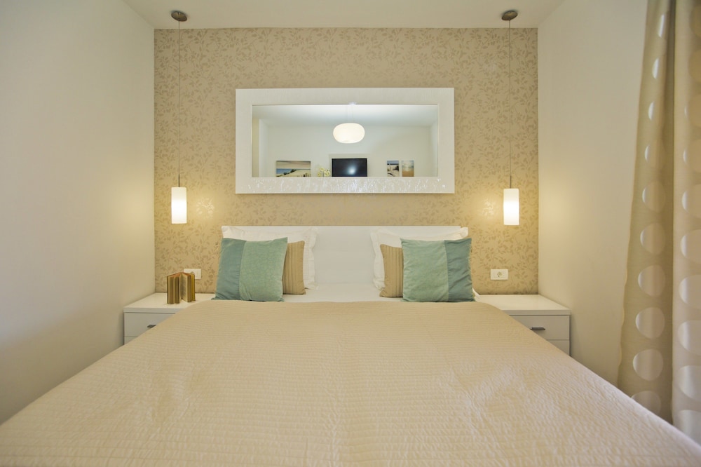 Comfort Apartment, 1 Bedroom, Terrace, City View - Photo 13