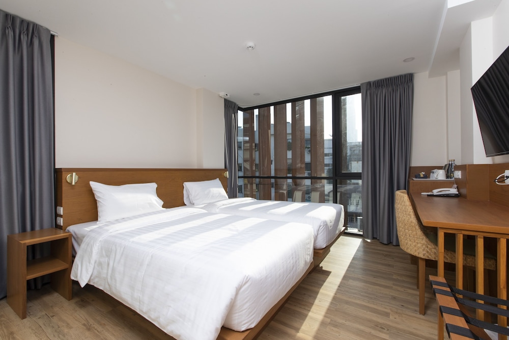 Deluxe Room, Non Smoking, City View photo 1