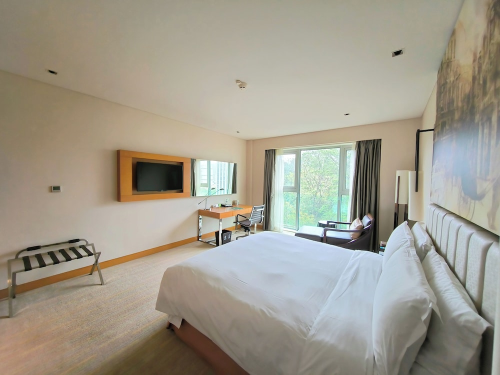 Standard Room (Upgraded) thumbnail 5