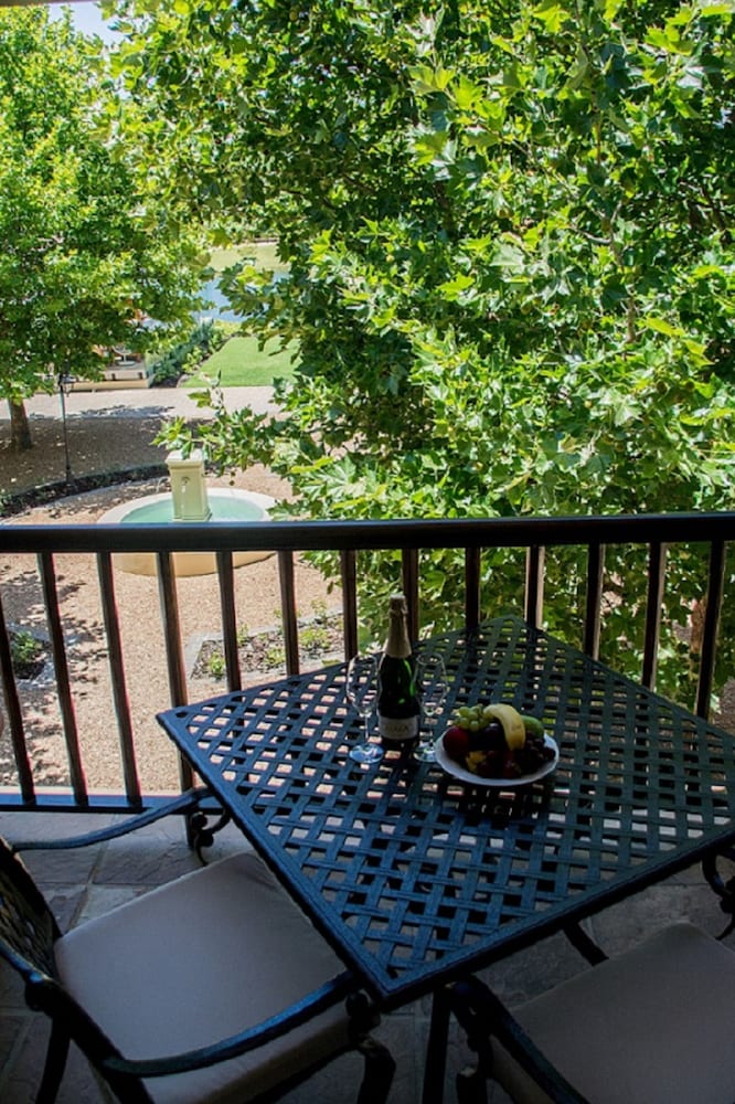 Luxury Suite, 1 Bedroom, Terrace, Courtyard View