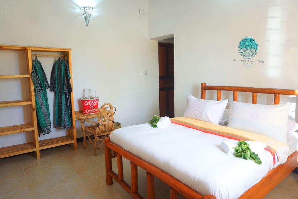 Deluxe Room, 1 Double Bed, Balcony, Ocean View (Peach) photo 2