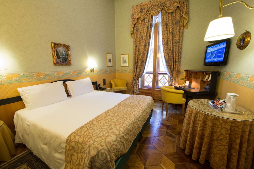 Deluxe Room, 1 Queen Bed - Photo 21