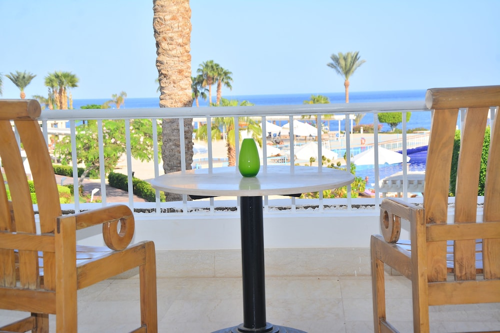 Royal Room, Beach View