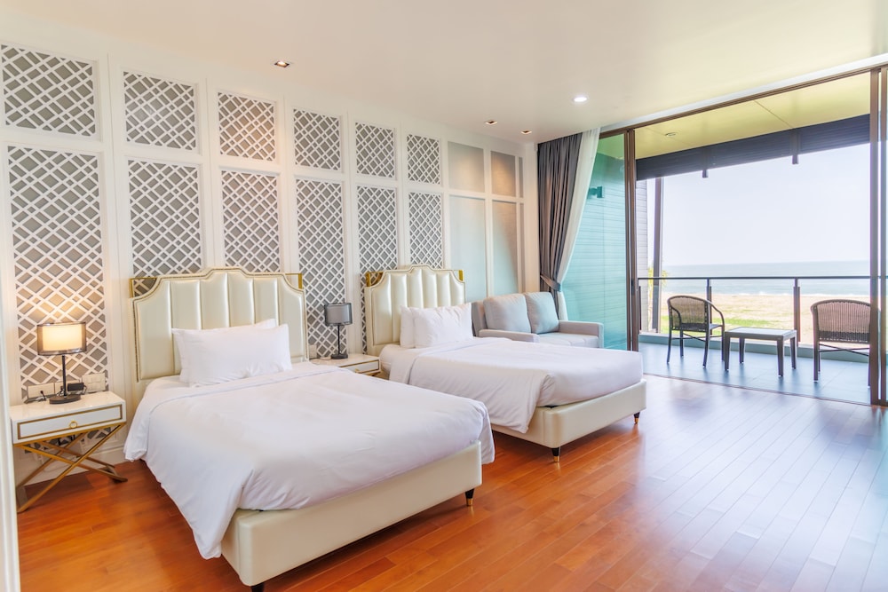 Premier Twin Room, Beach View