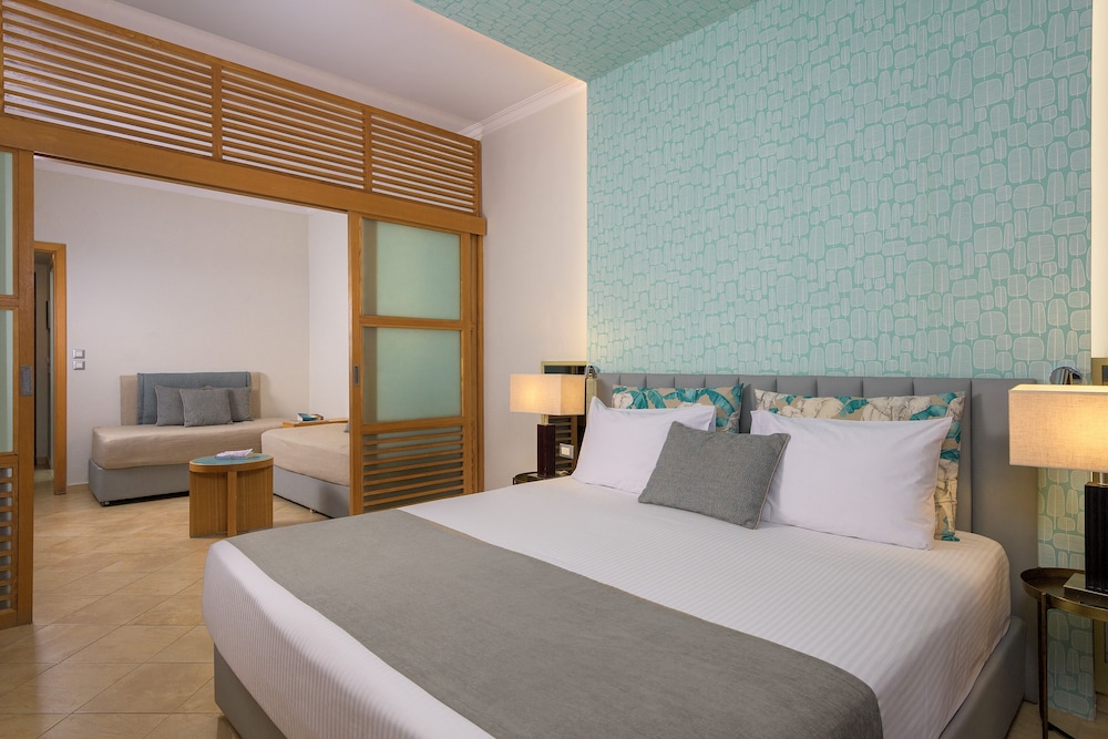 Family Room, Garden View