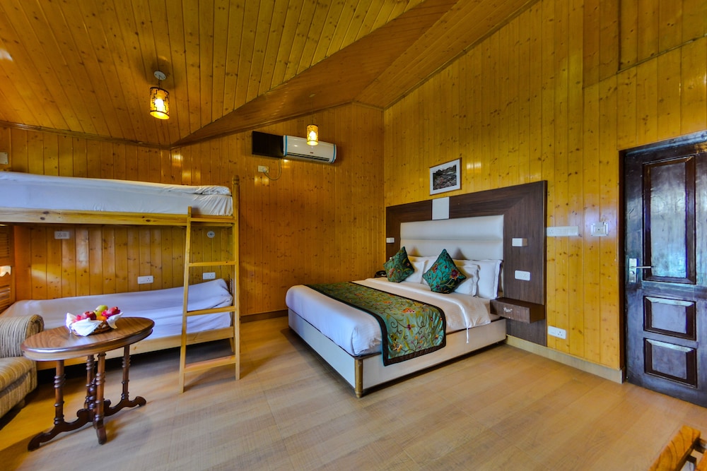 Super Deluxe Family Suite photo 3