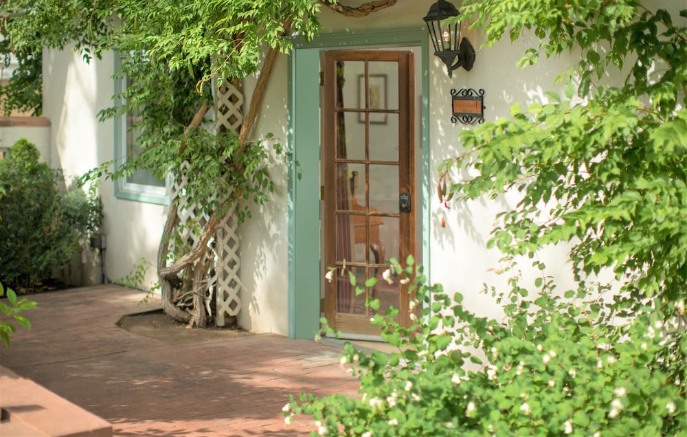 Courtyard Suite photo 1