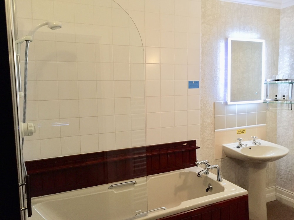 Twin Room, Ensuite photo 3