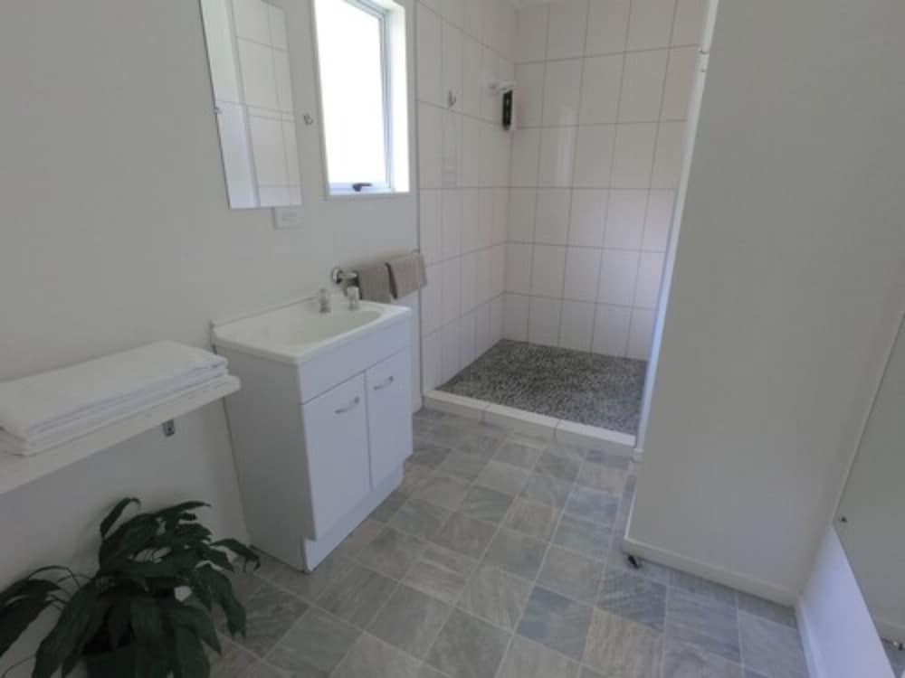 Studio Kitchenette - Photo 13