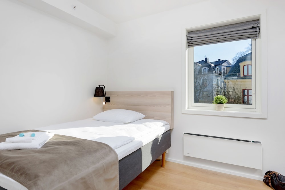 Business Apartment, 3 Bedrooms, Balcony, City View photo 3