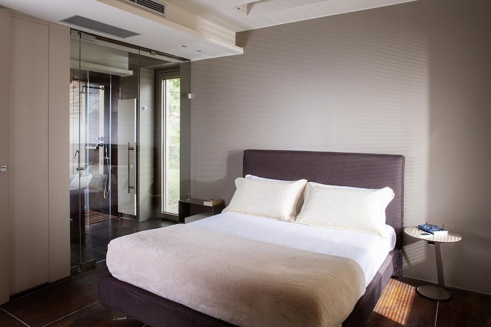 Villa (4 Bedrooms)