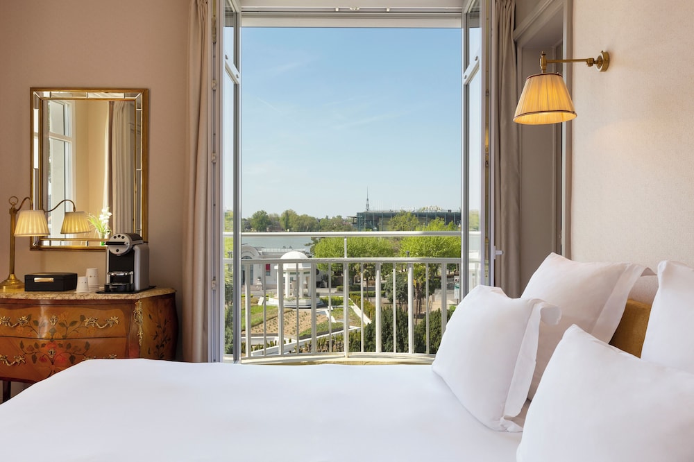 Deluxe Room, Lakeside