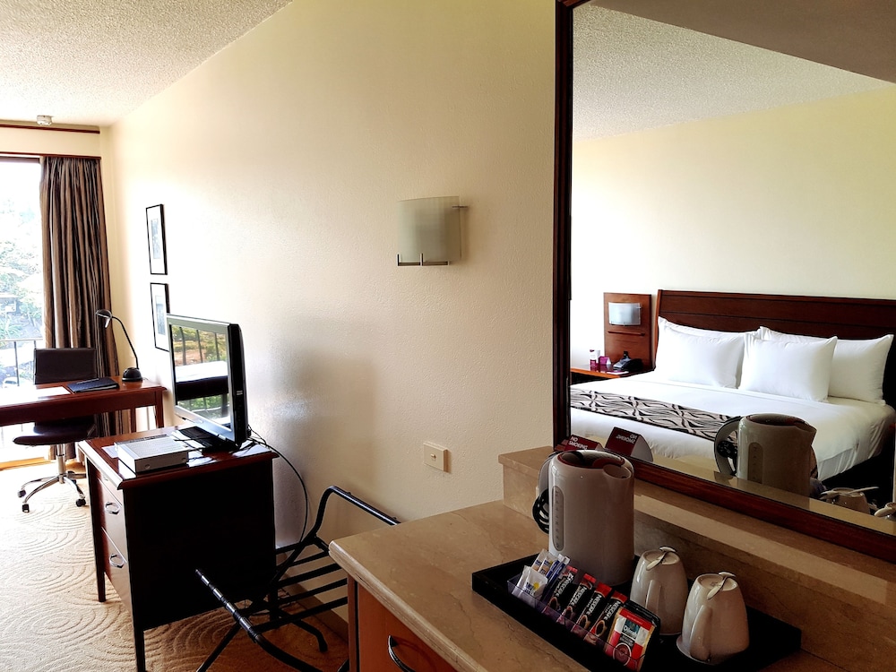 Standard Queen Room, Smoking - Photo 4