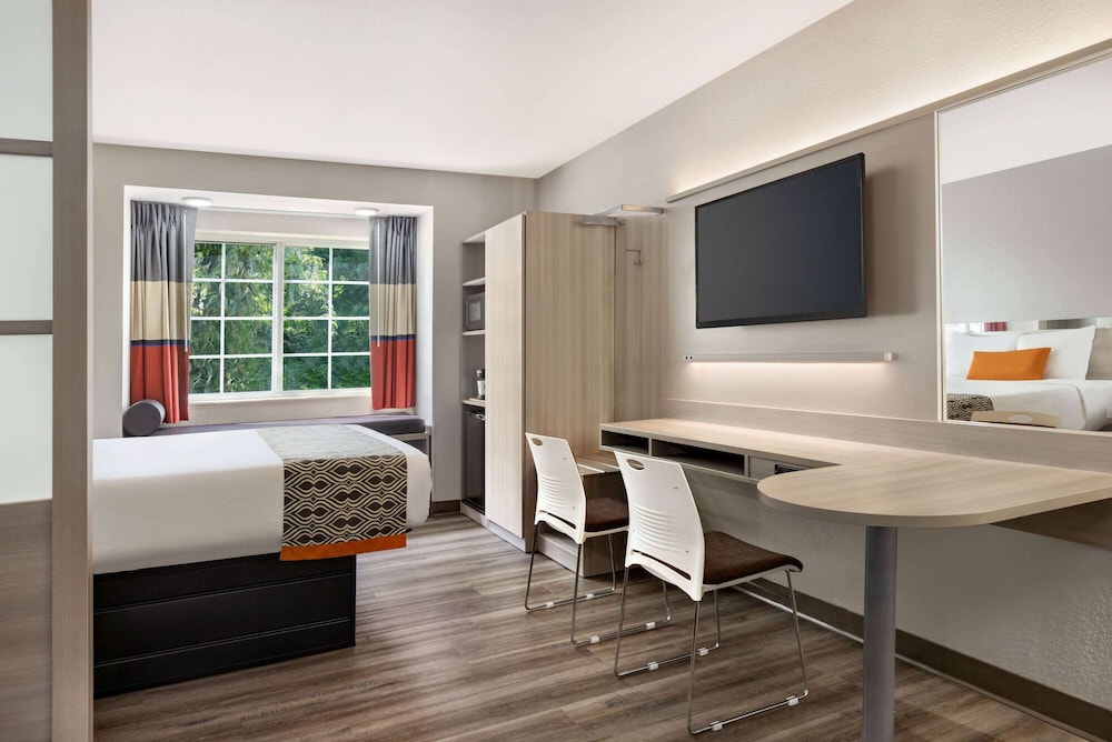 Studio Suite, 1 Queen Bed, Non Smoking - Photo 5