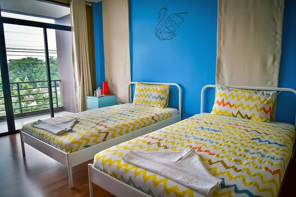 Superior Twin Room, Multiple Beds, Private Bathroom, City View photo 2