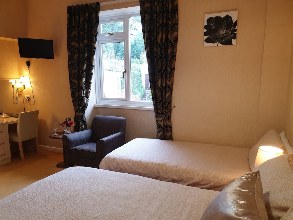 Family Room (Room 4)