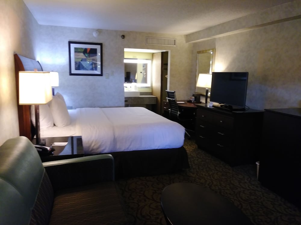 Room, 1 King Bed, Non Smoking (Efficiency) - Photo 2