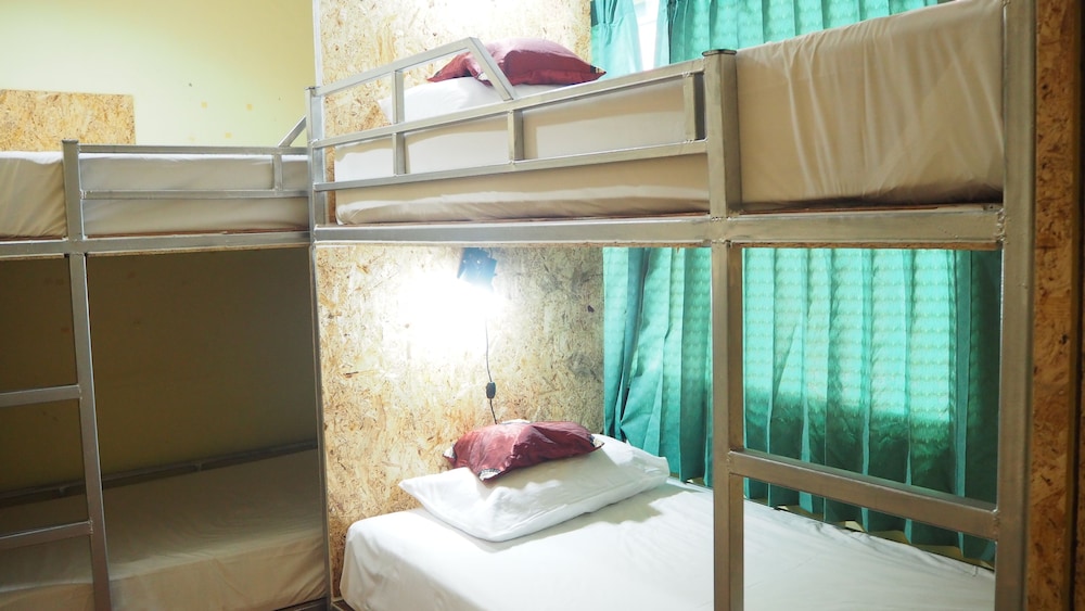 Bed in 4 Bed mixed Dormitory room photo 3