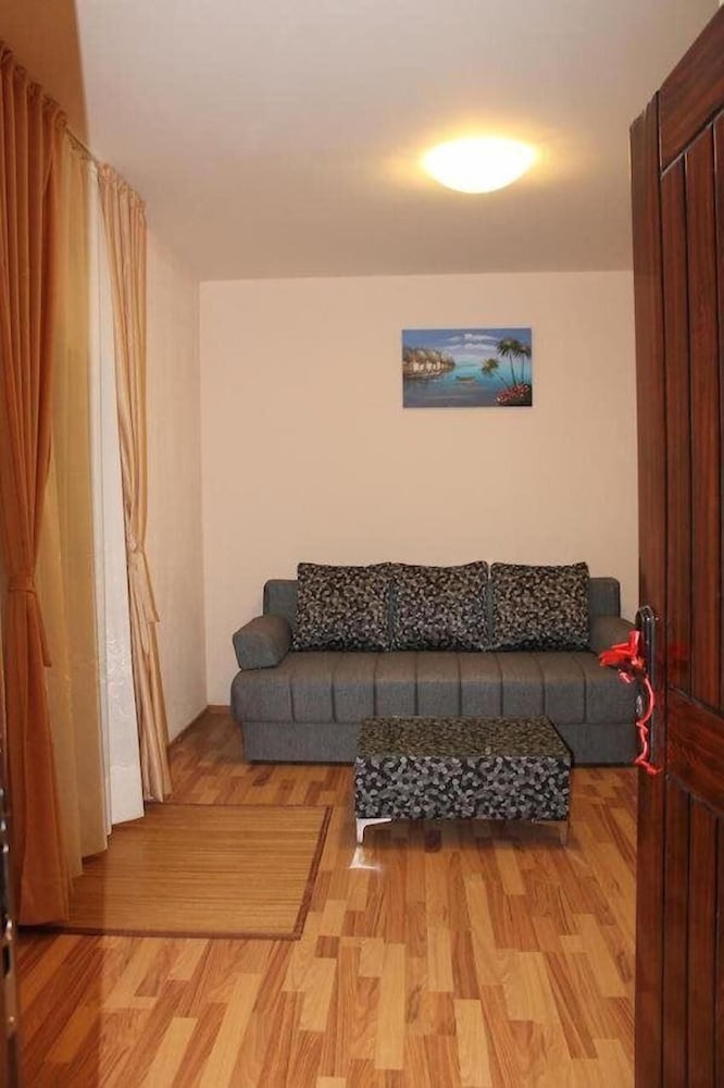 Apartment, 2 Bedrooms, Balcony - Photo 4