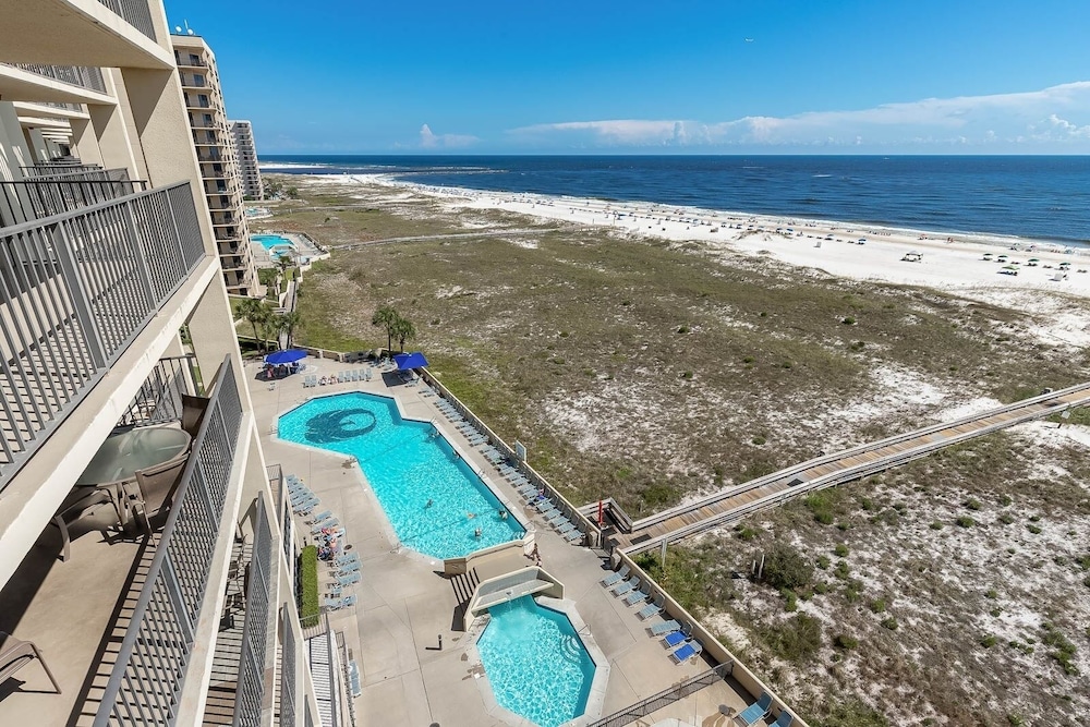 Condo, 2 Bedrooms