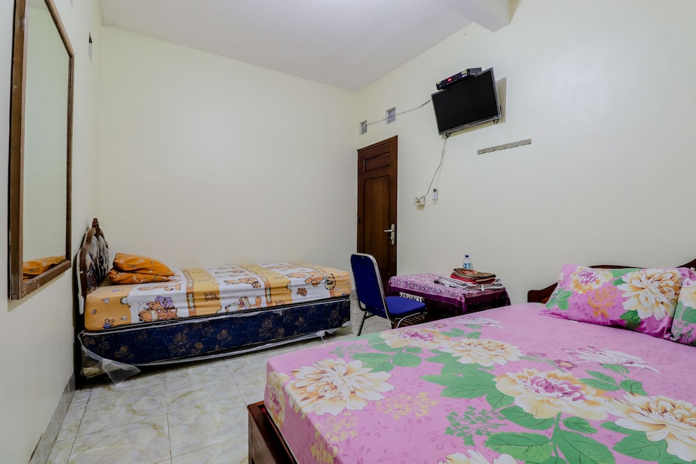Family Room - Photo 12