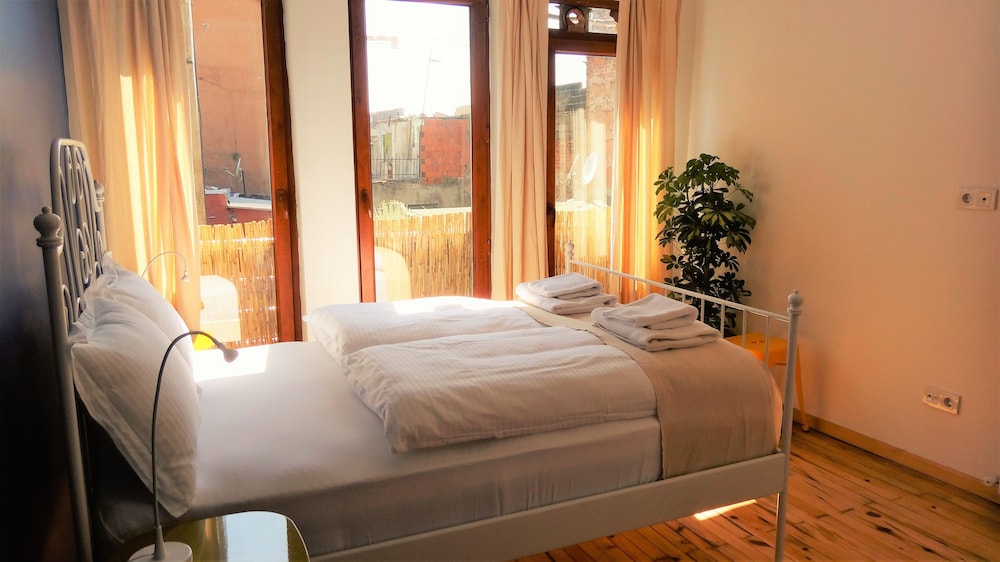 Apartment, 3 Bedrooms, Terrace photo 1