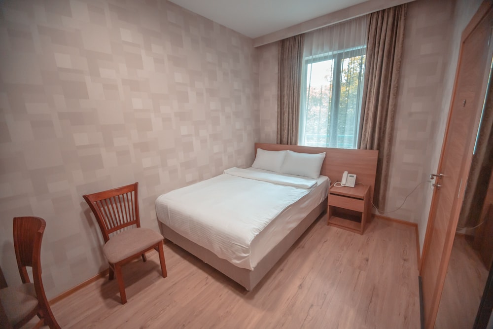 Basic Double Room photo 1