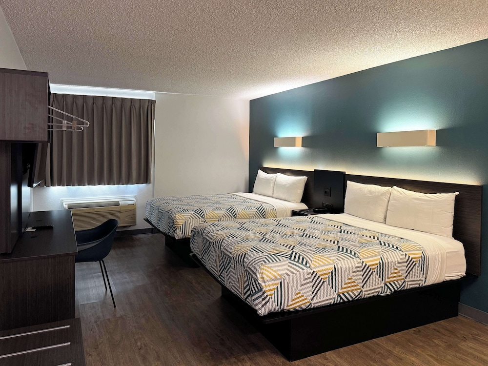 Standard Room, 2 Queen Beds, Accessible, Non Smoking - Photo 4