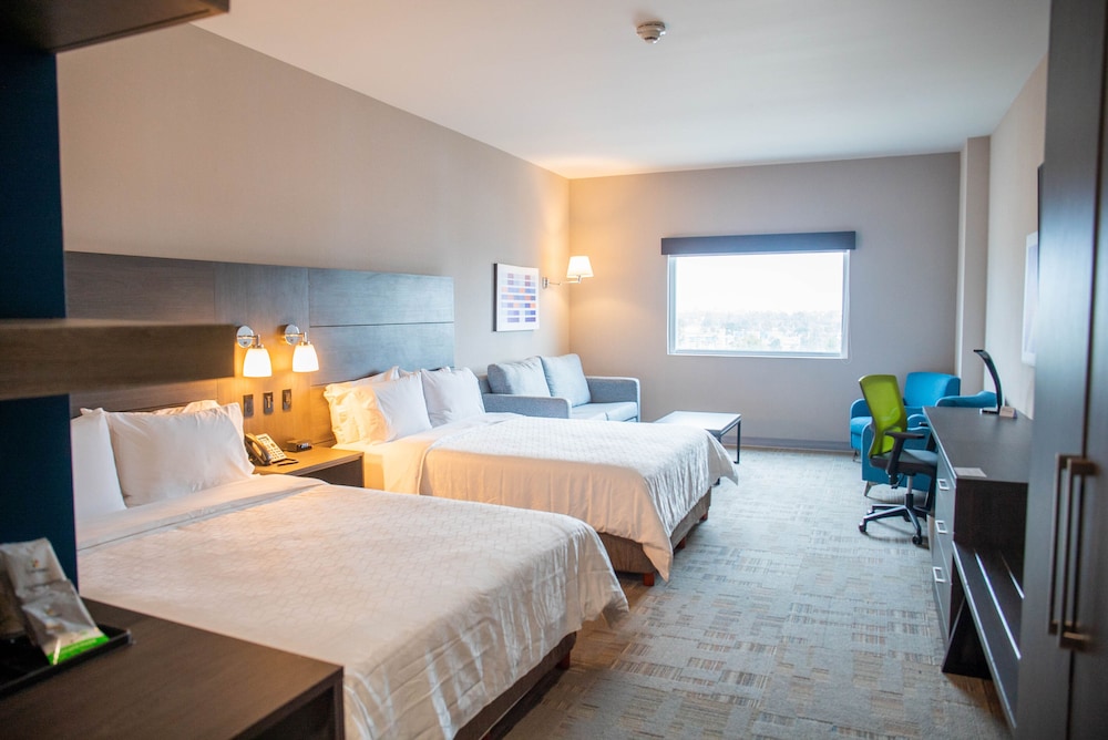 Suite, 2 Queen Beds - Photo 1
