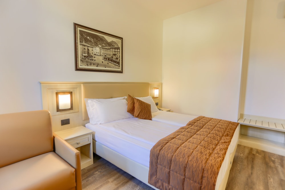 Economy Double Room Single Use photo 2
