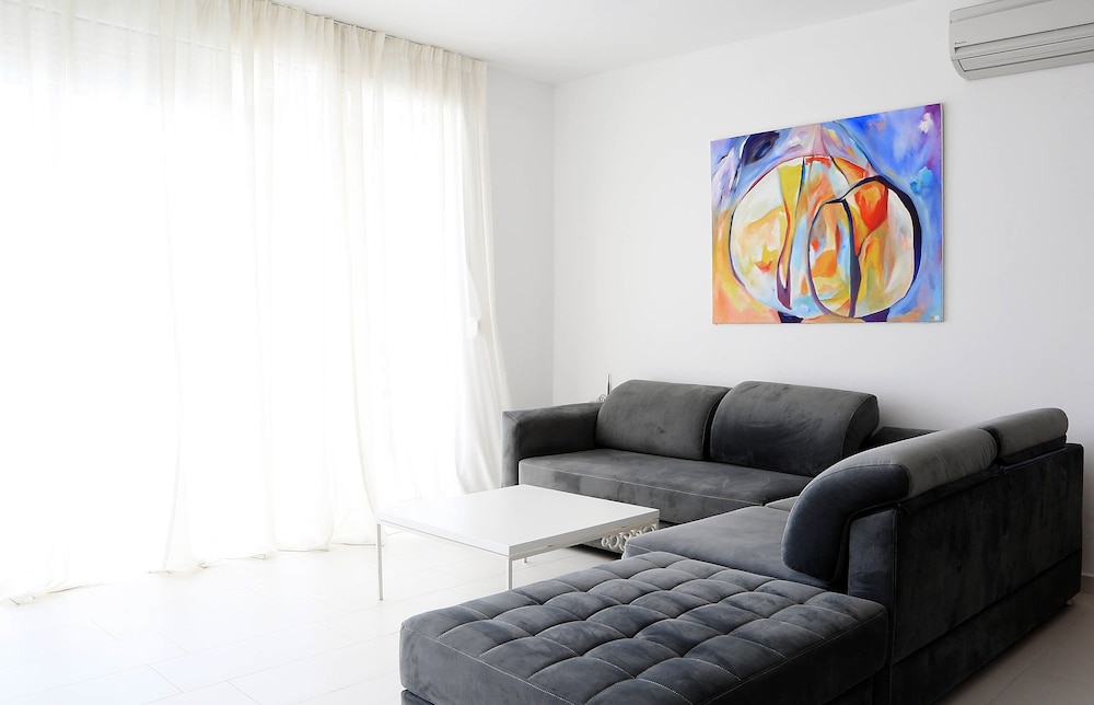 Comfort Duplex, 2 Bedrooms, 2 Bathrooms, Sea View