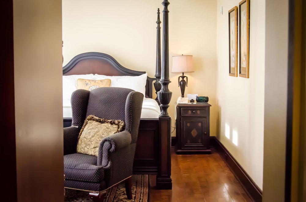 Junior Suite, 1 King Bed photo 3