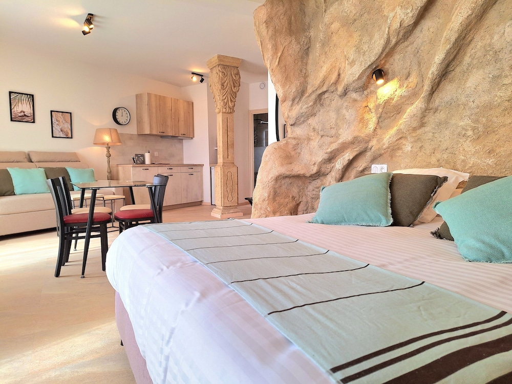 Luxury Apartment (Ecrin de pierre)